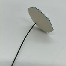 Load image into Gallery viewer, Flower on longer Metal stick - MT1