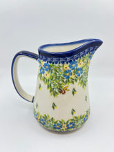Load image into Gallery viewer, Pottery Misfit - Larger Gravy Pitcher - U595