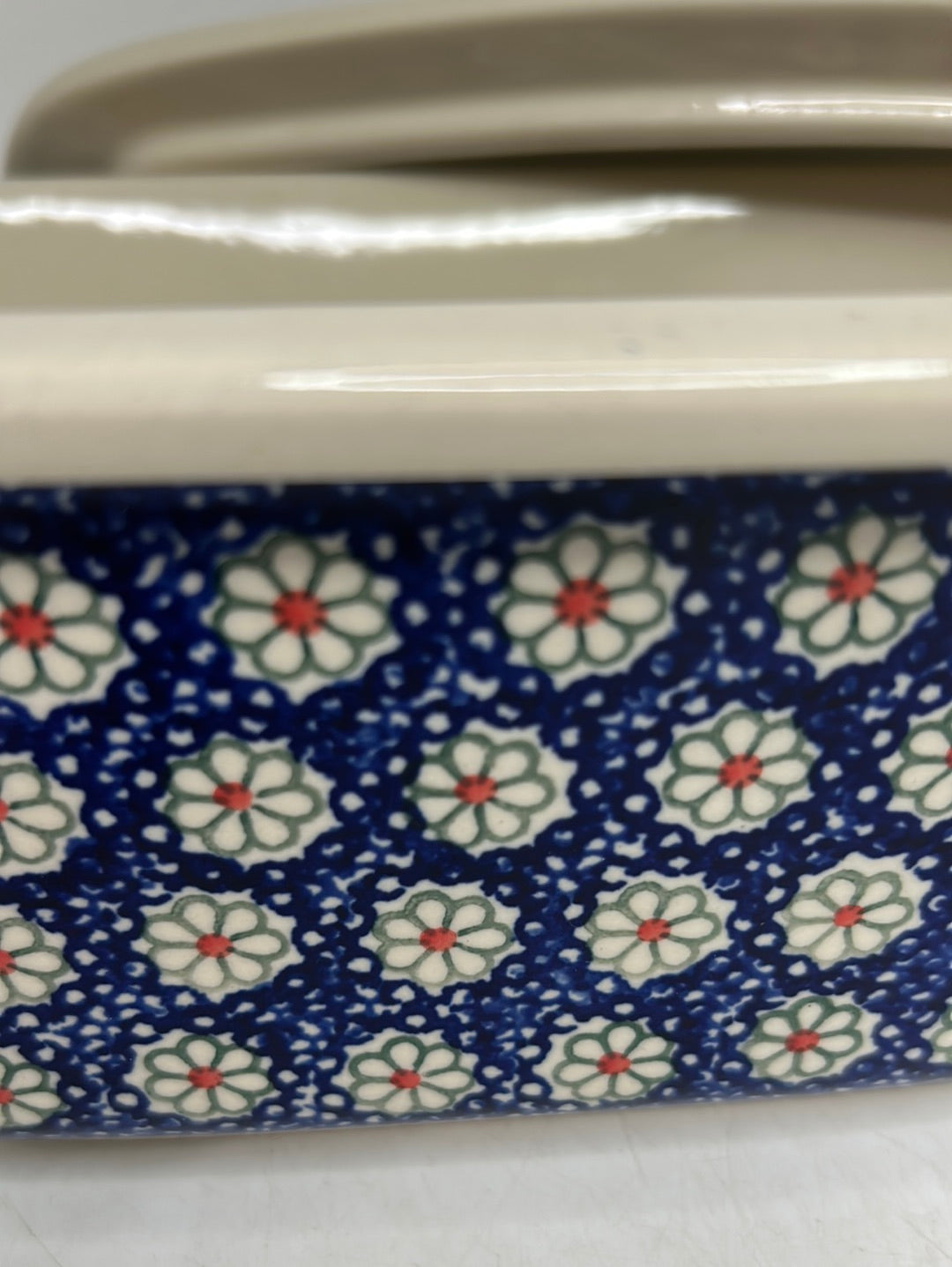 A464 Covered Casserole Dish - D65