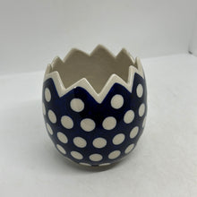 Load image into Gallery viewer, Pottery Misfit - Small Cracked Egg - D64