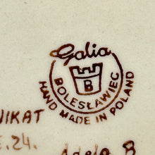 Load image into Gallery viewer, Pottery Misfit - T13 Egg Dish with Handle U-D1