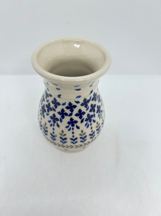 Ribbed Vase - 005 - U3