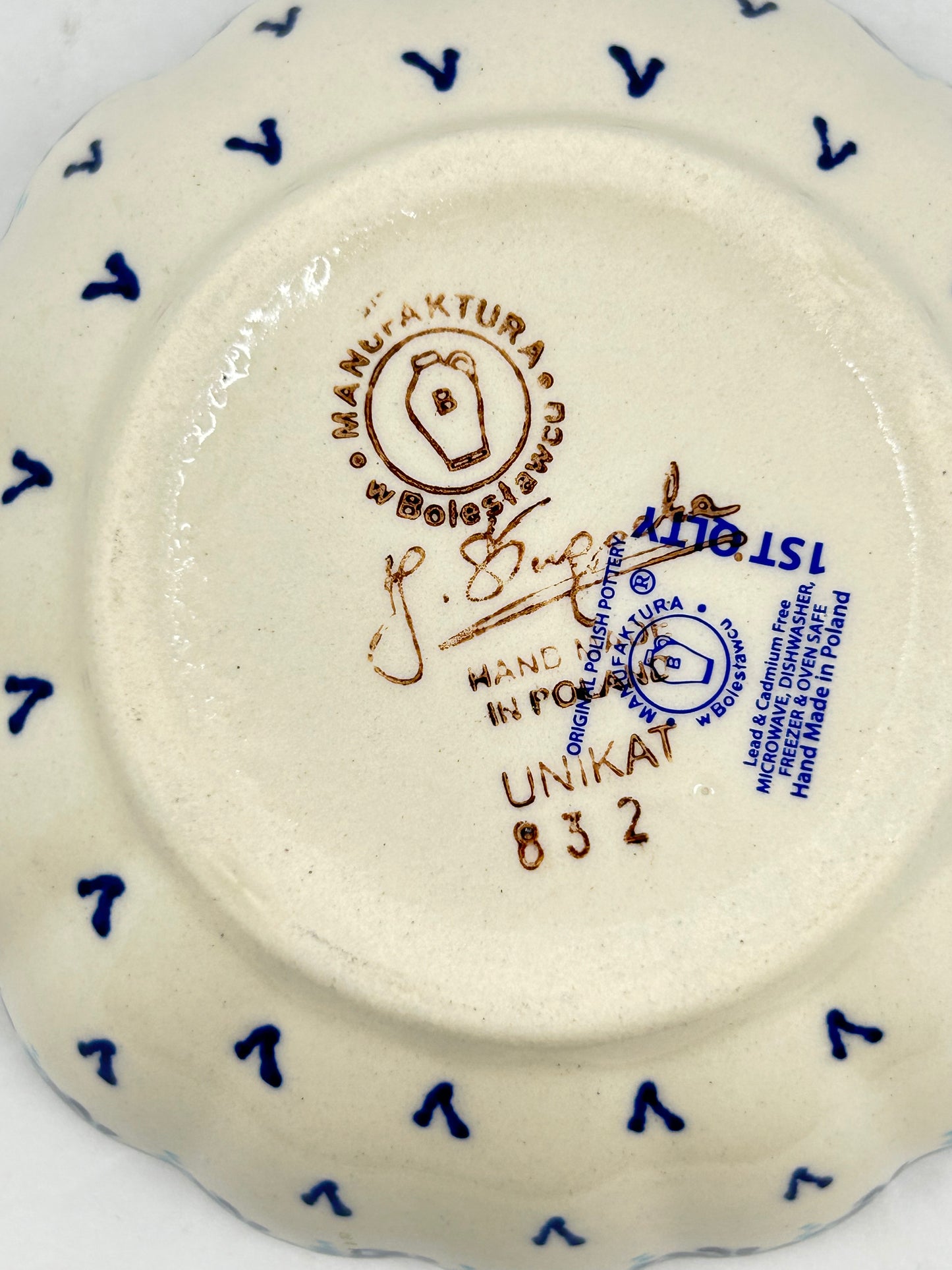 Scalloped Dish - JZ67