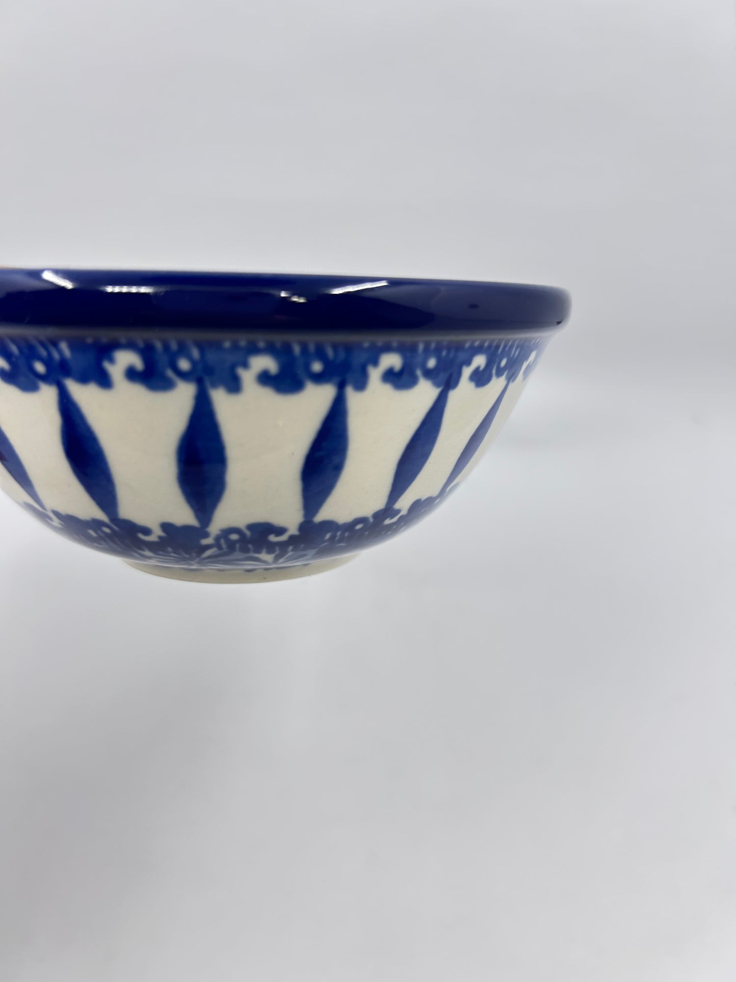 556 ~ Bowl ~ Nesting 5"W ~ 3309X ~ T4!