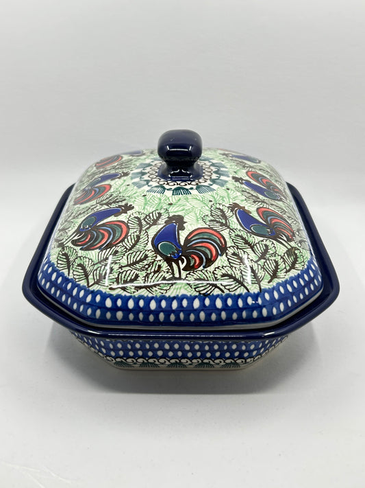 Baker ~ Covered Casserole ~ 8"W x 10.25"L ~ U2664 ~ U3!