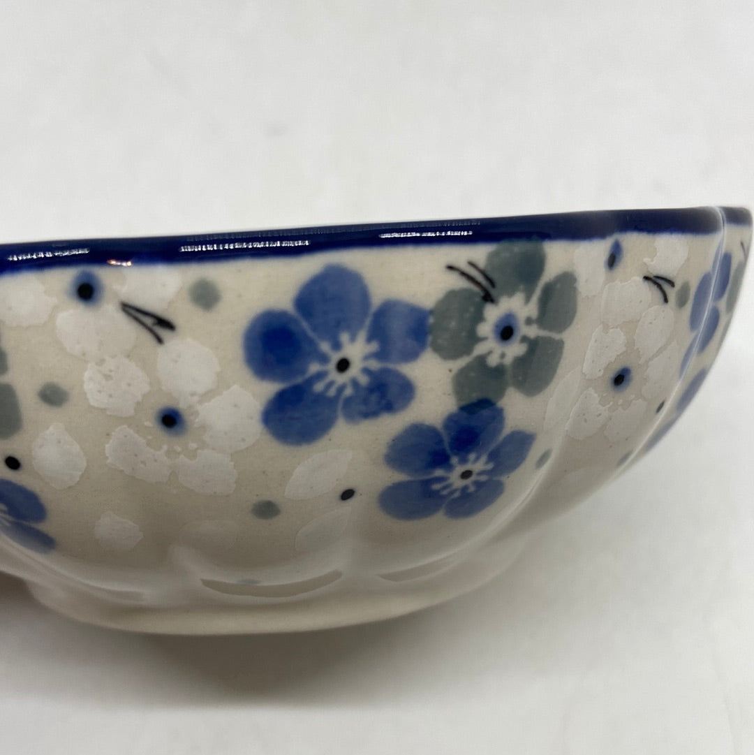 Bowl ~ Scalloped ~ 4.5 inch ~ 2381X - T4!