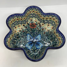 Load image into Gallery viewer, Flower Shaped Baker ~ 9.25&quot; ~ U1491 - U6