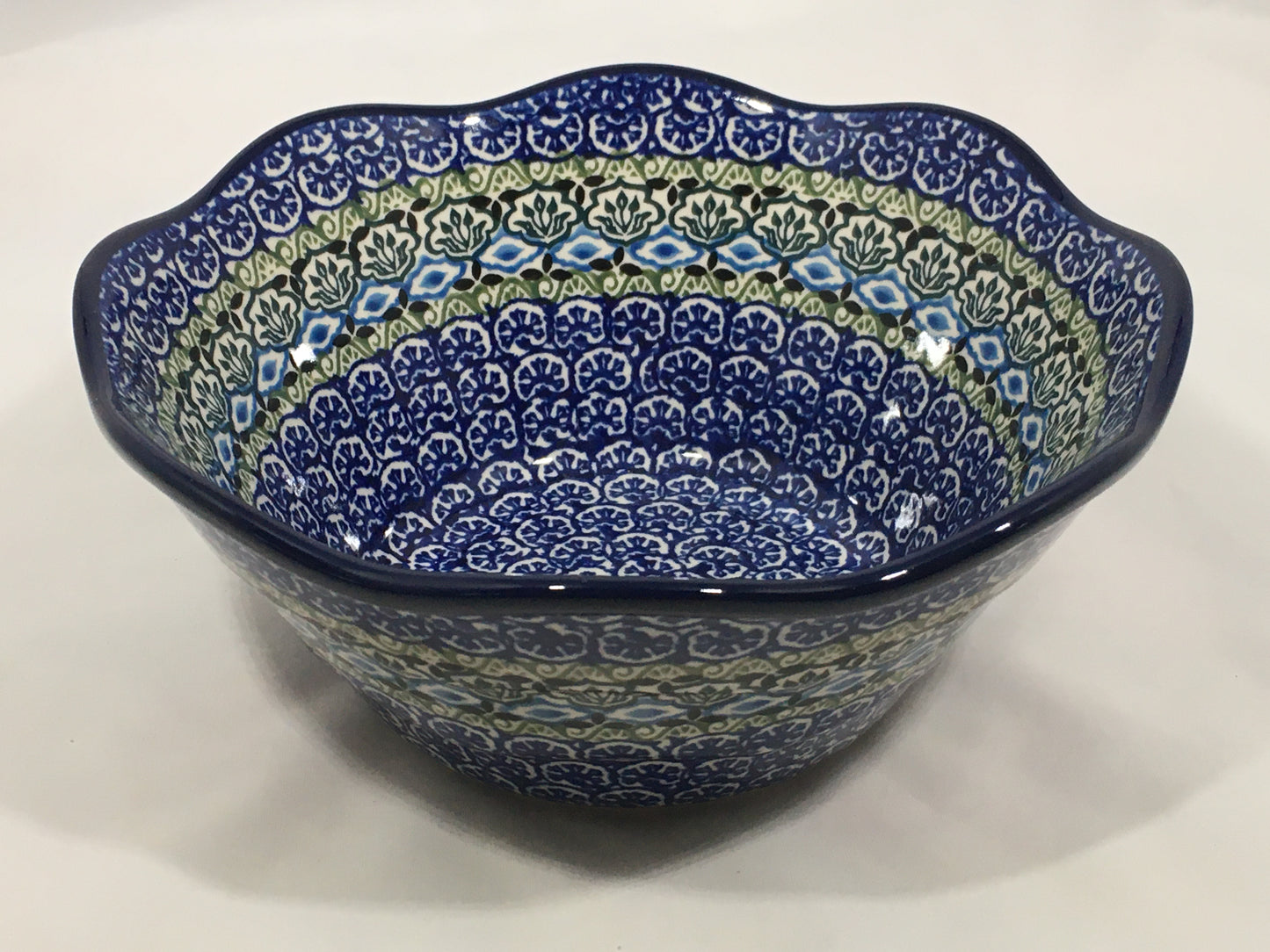Bowl ~ Wavy Edge ~ Small ~ 8 inch ~ 1858X ~ T4!