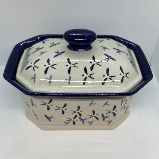 Covered Container ~ 4"H x 7"W x 9" L ~ U4832 - U2