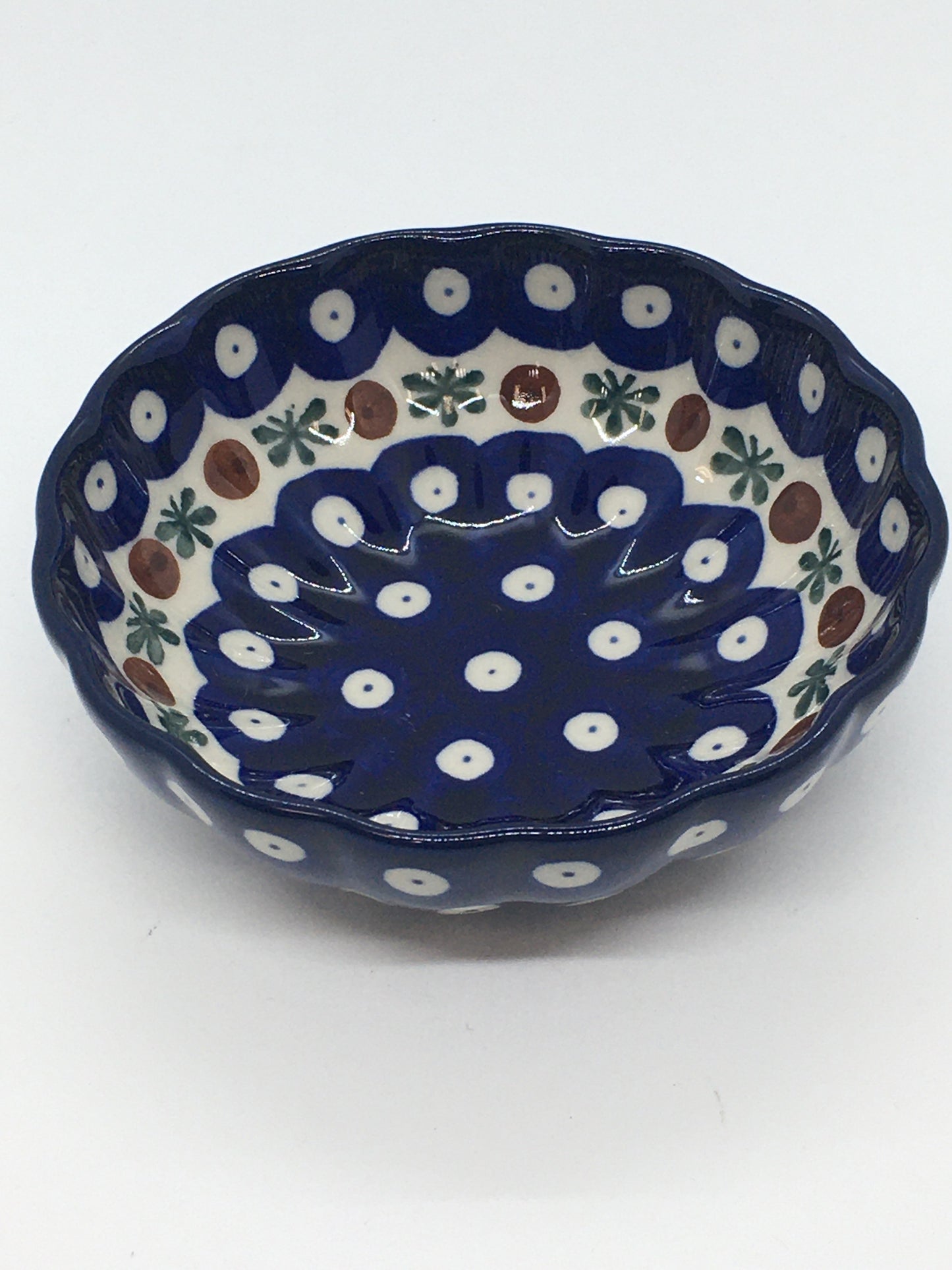 Bowl ~ Scalloped ~ 4.5 inch ~ 70x ~ T3*