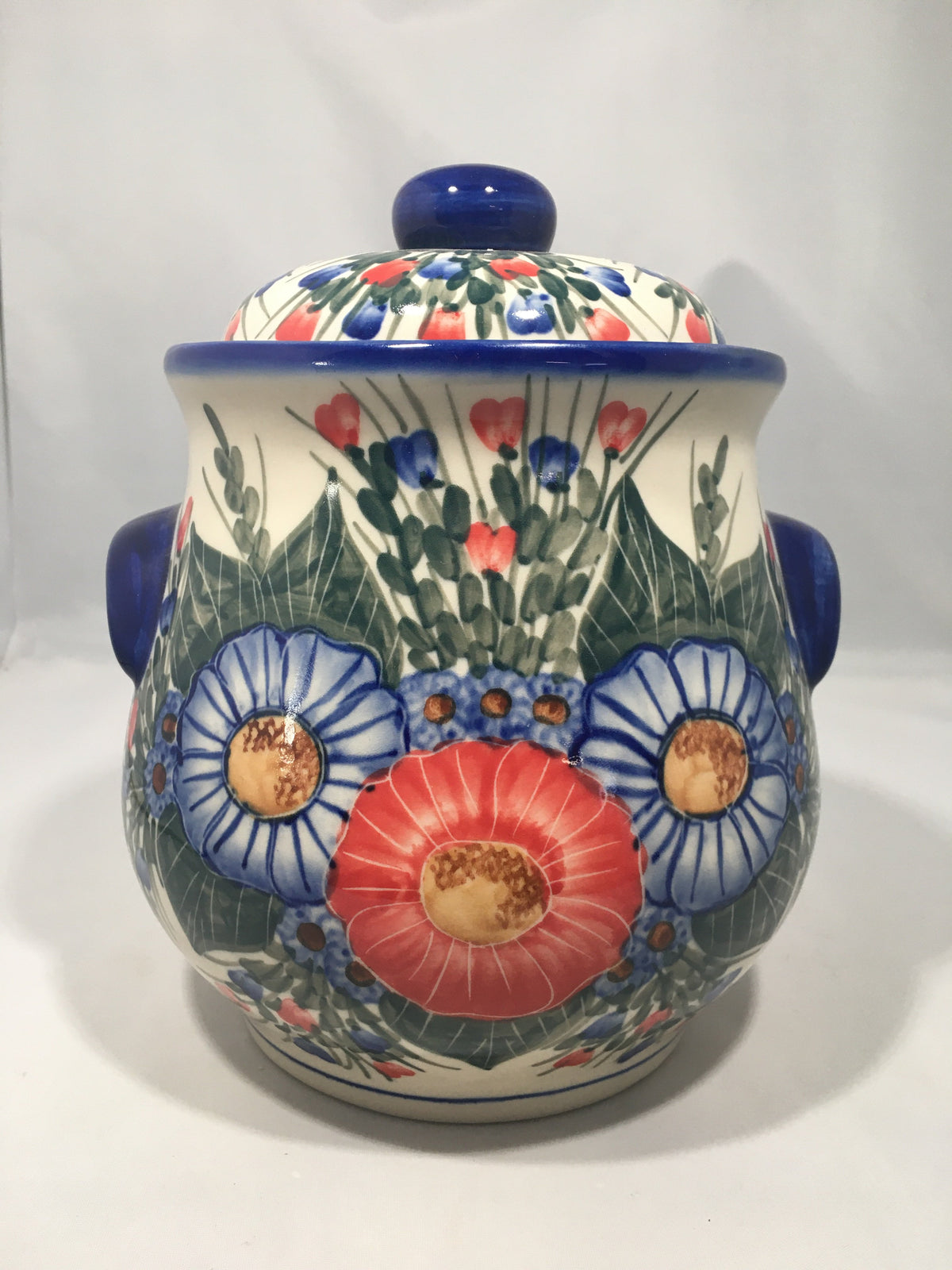 Jars and dishes with lids