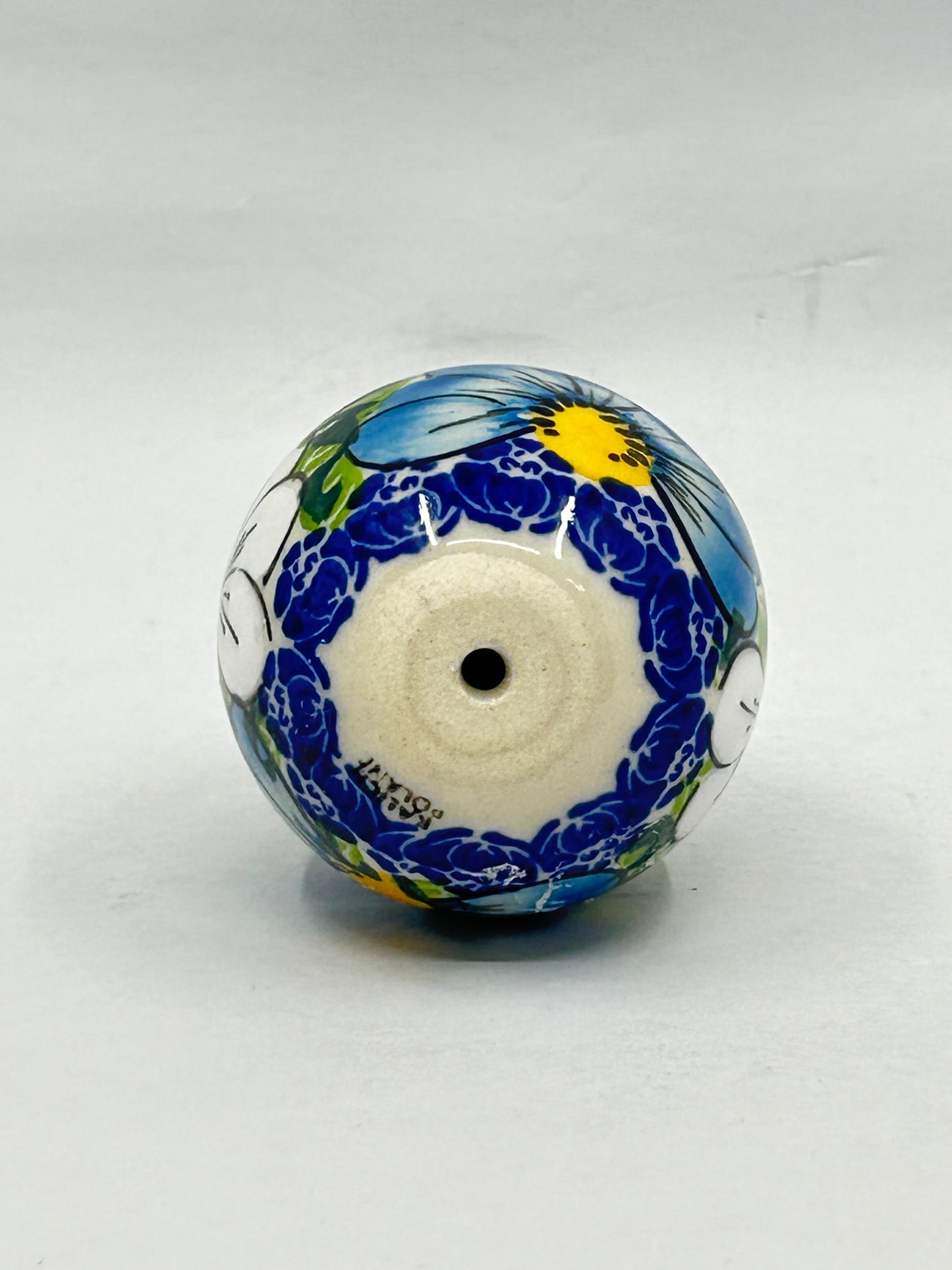 Kalich Stoneware Egg - Blue and White Large Floral - Art1