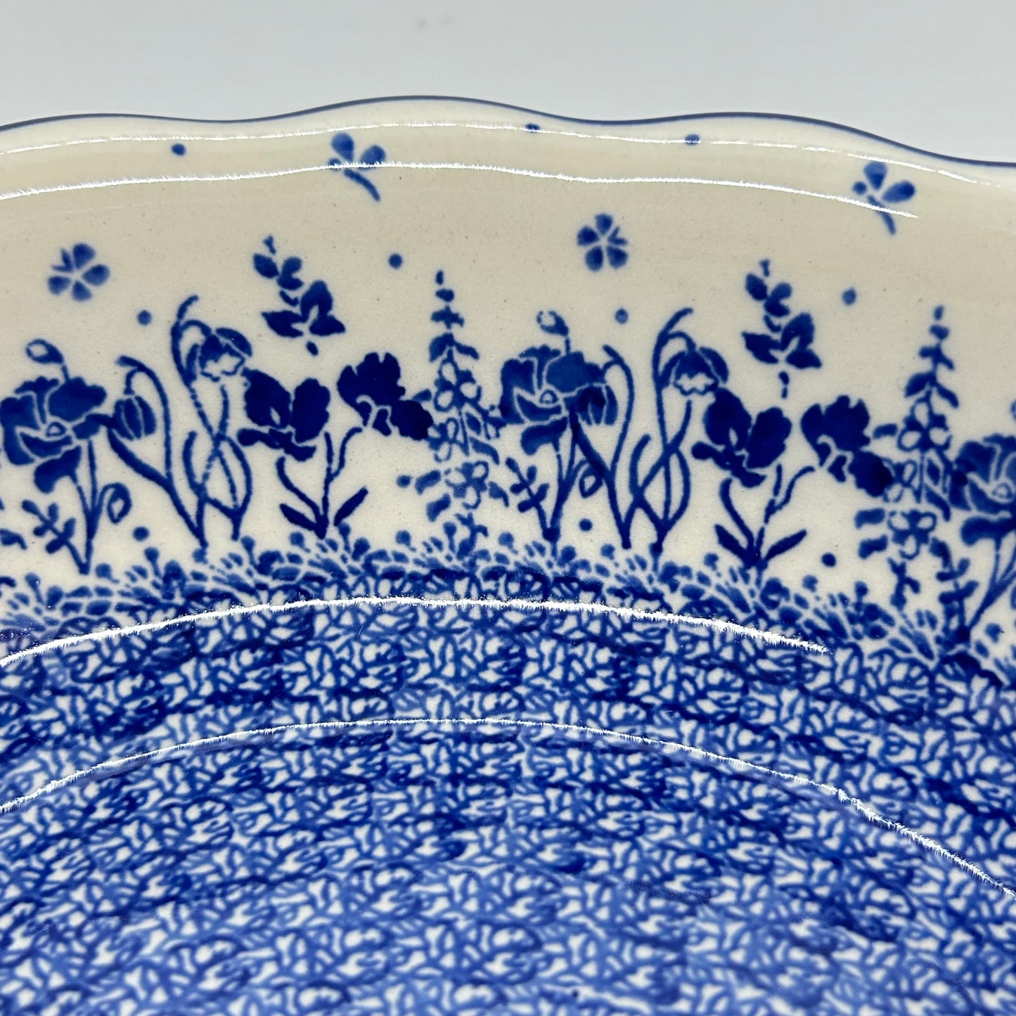 Scalloped Oval Baker ~ 9 inch ~ 2914X - T4!
