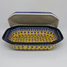 Load image into Gallery viewer, Baker ~ Covered Casserole ~ 8&quot;W x 10.25&quot;L ~ 0859X ~ T3!