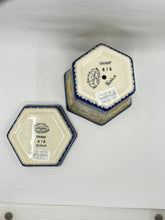 Load image into Gallery viewer, Kalich Medium Flower Pot - A816