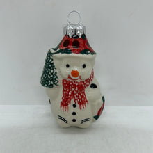 Load image into Gallery viewer, Andy Snowman Ornament - D28