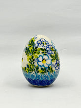 Load image into Gallery viewer, Kalich Stoneware Egg - White and Aqua Flower - Unikat