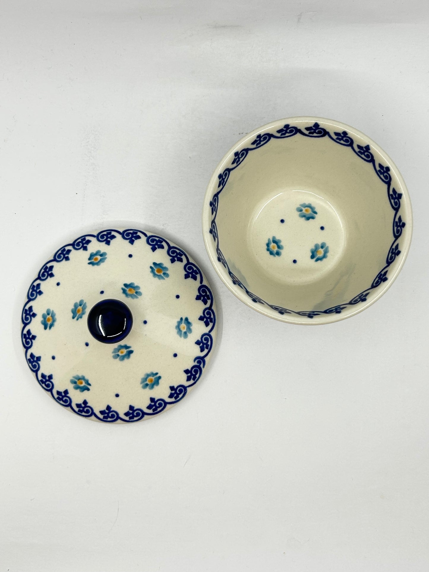Jar ~ Yellow and Light Blue Flowers - T1