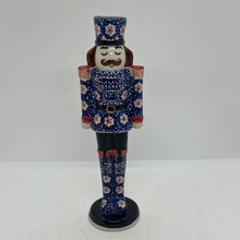 Load image into Gallery viewer, NUTCRACKER Figurine - D1