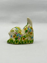 Load image into Gallery viewer, Kitty - Lilac Sprigs