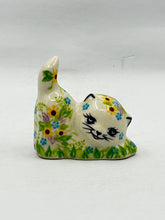 Load image into Gallery viewer, Kitty - Lilac Sprigs