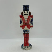 Load image into Gallery viewer, NUTCRACKER Figurine - D7