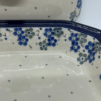 Baker ~ Covered Casserole ~ 8"W x 10.25"L ~ 2381X ~ T4!