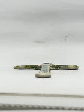 Load image into Gallery viewer, Narrow Kalich Cross - Salmon Flower w Green