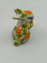Load image into Gallery viewer, Mini Bunny with Carrot - Big Orange Daisy - A1