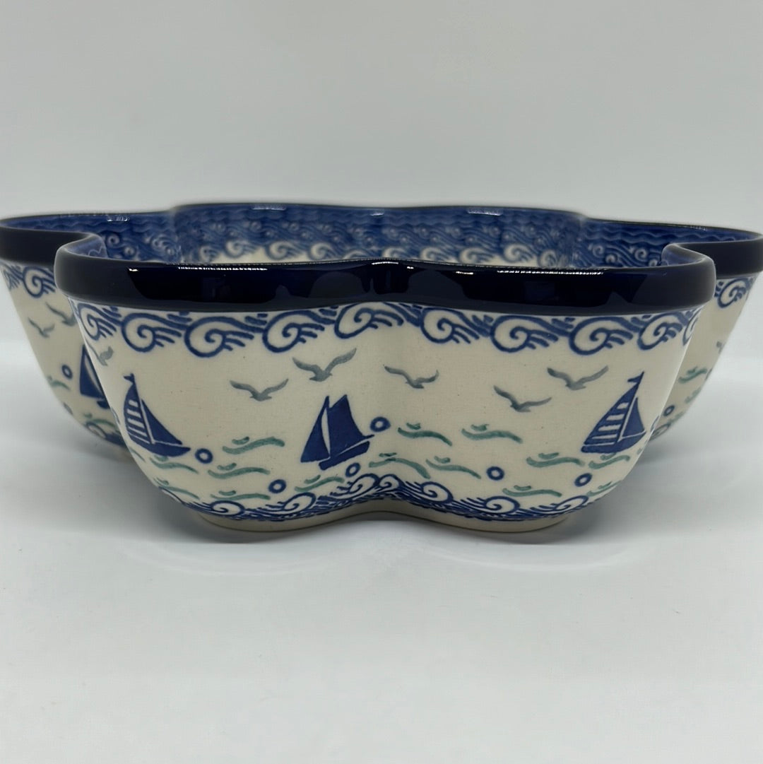 Flower Shaped Baker ~ 9.25" ~ 2987X - T3!