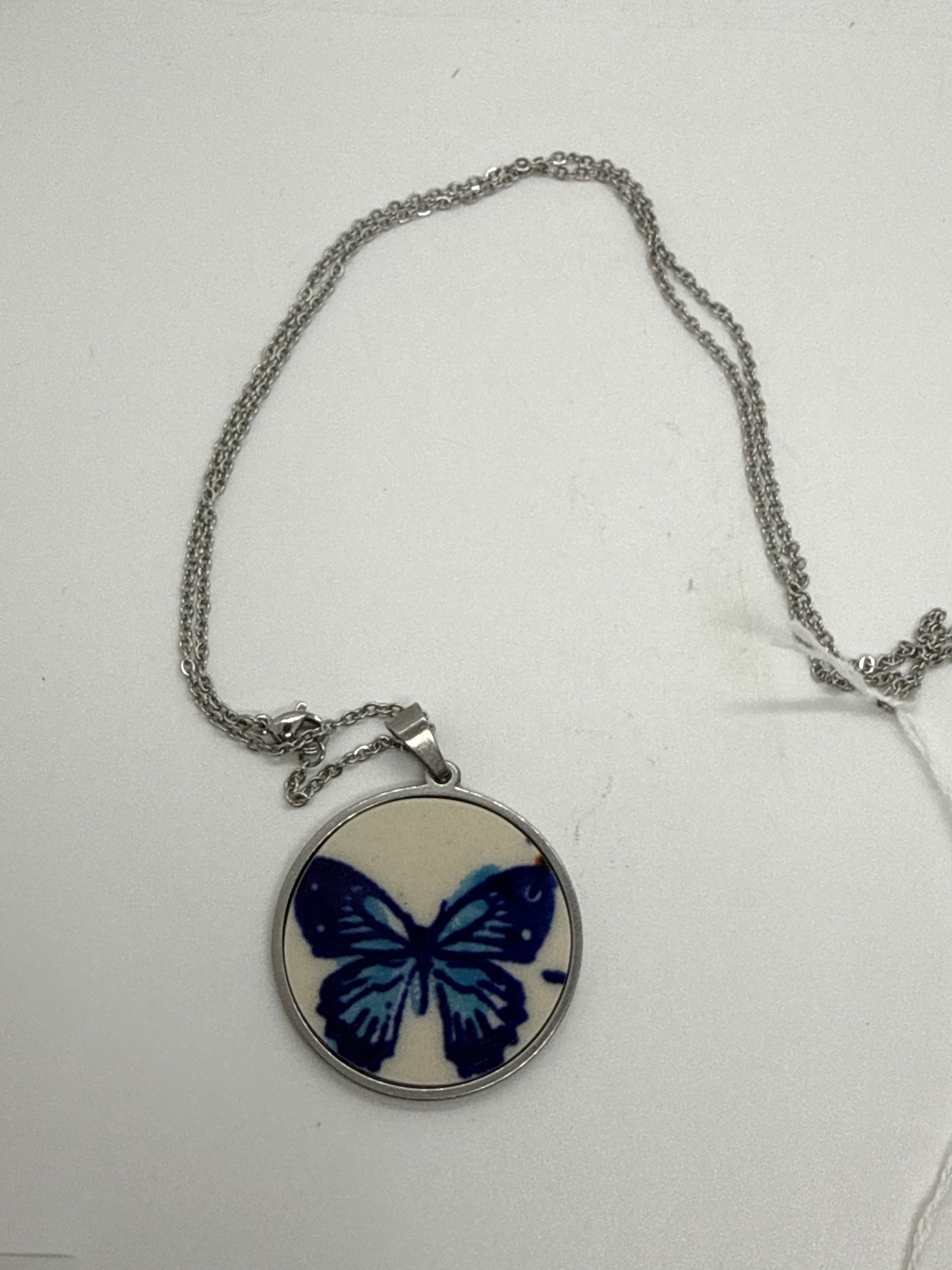 Sylvia Round Necklace with Chain - Butterfly