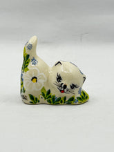 Load image into Gallery viewer, Kitty - White Flower