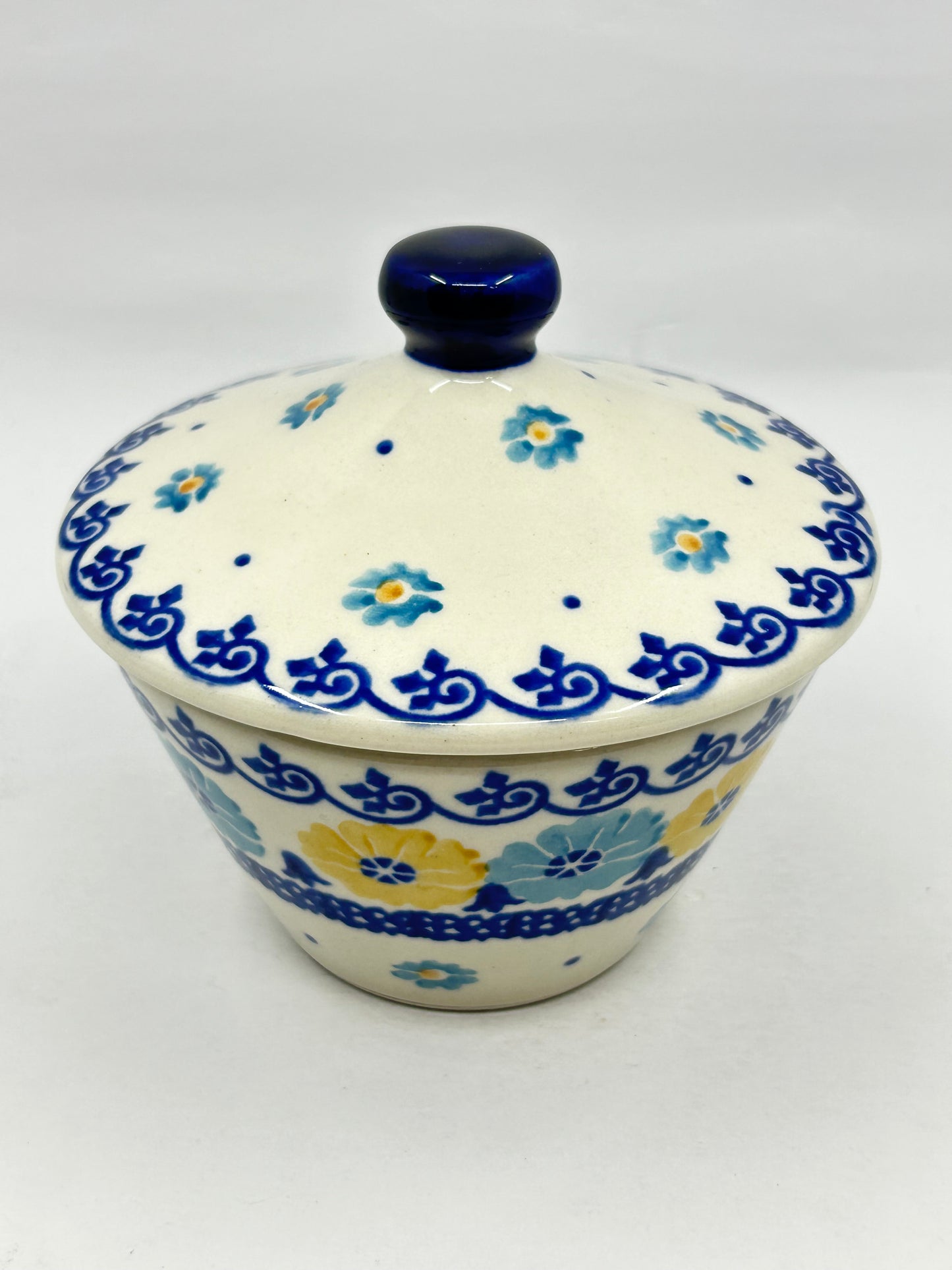 Jar ~ Yellow and Light Blue Flowers - T1