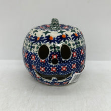 Load image into Gallery viewer, A443 Small Pumpkin - D21