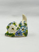 Load image into Gallery viewer, Kitty - White Flower