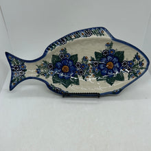 Load image into Gallery viewer, Small Fish Serving Plate - D7
