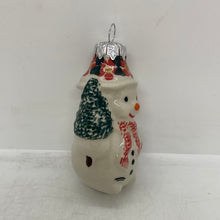 Load image into Gallery viewer, Andy Snowman Ornament - D20