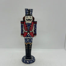 Load image into Gallery viewer, NUTCRACKER Figurine - D25