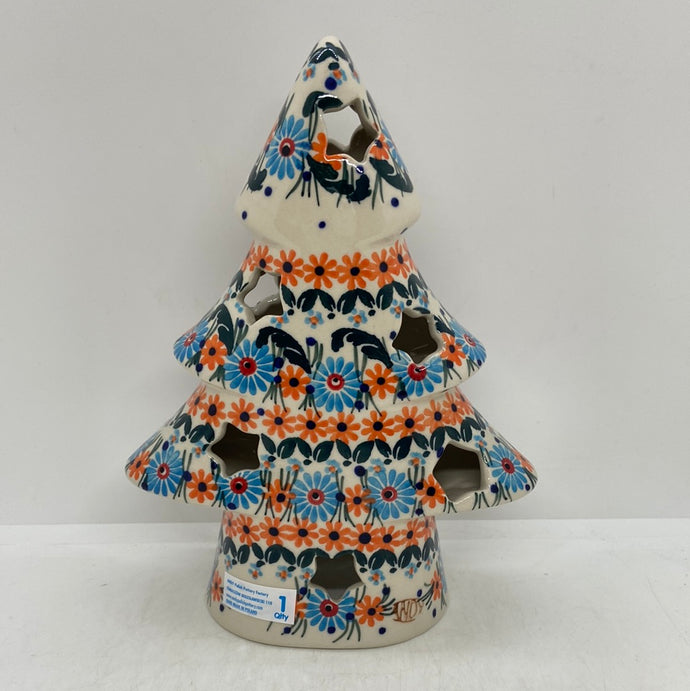 A282 Christmas Tree Small with star holes - D91