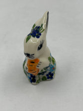Load image into Gallery viewer, Mini Bunny with Carrot - Blue Daisy - A1