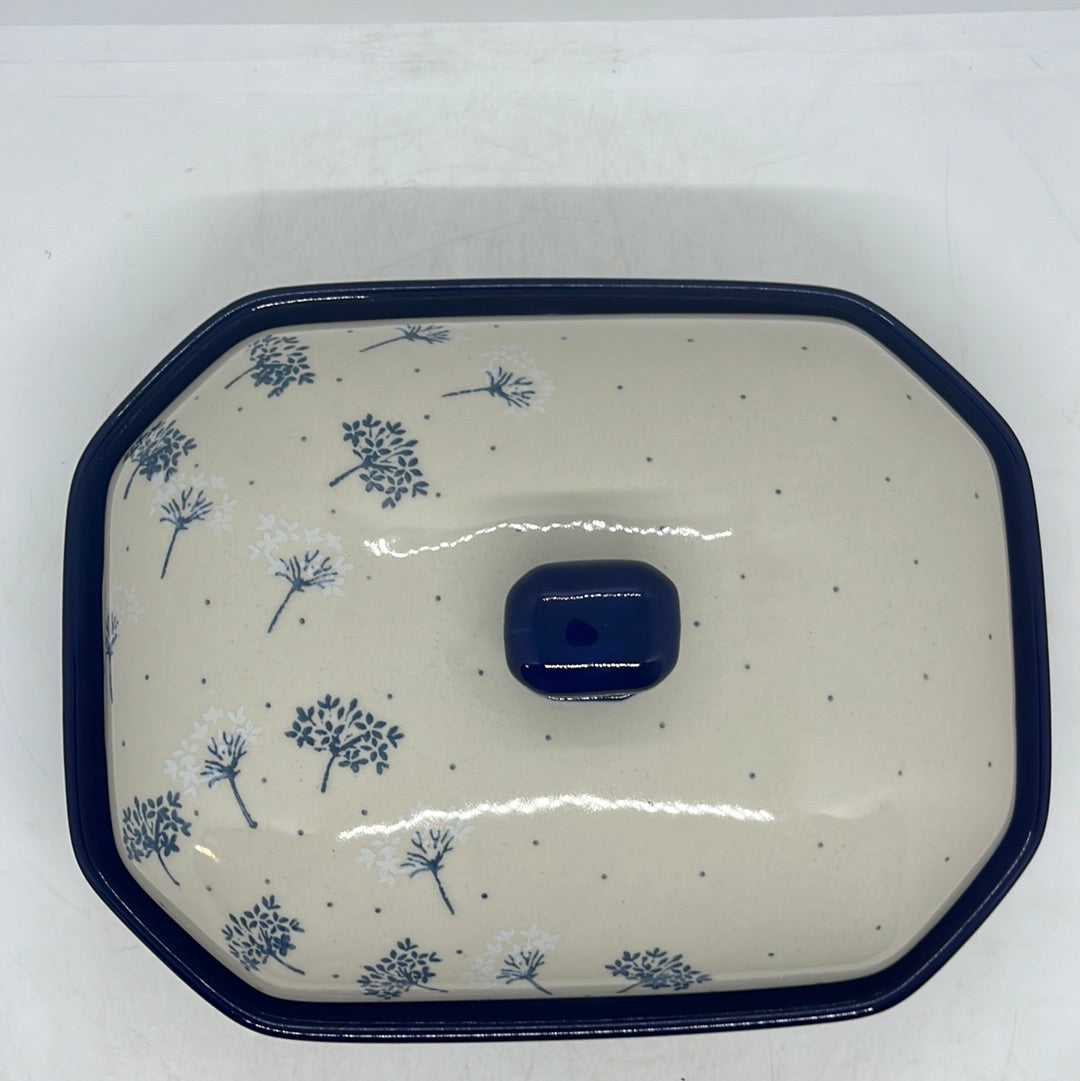 Baker ~ Covered Casserole ~ 8"W x 10.25"L ~ 2812X ~ T3!