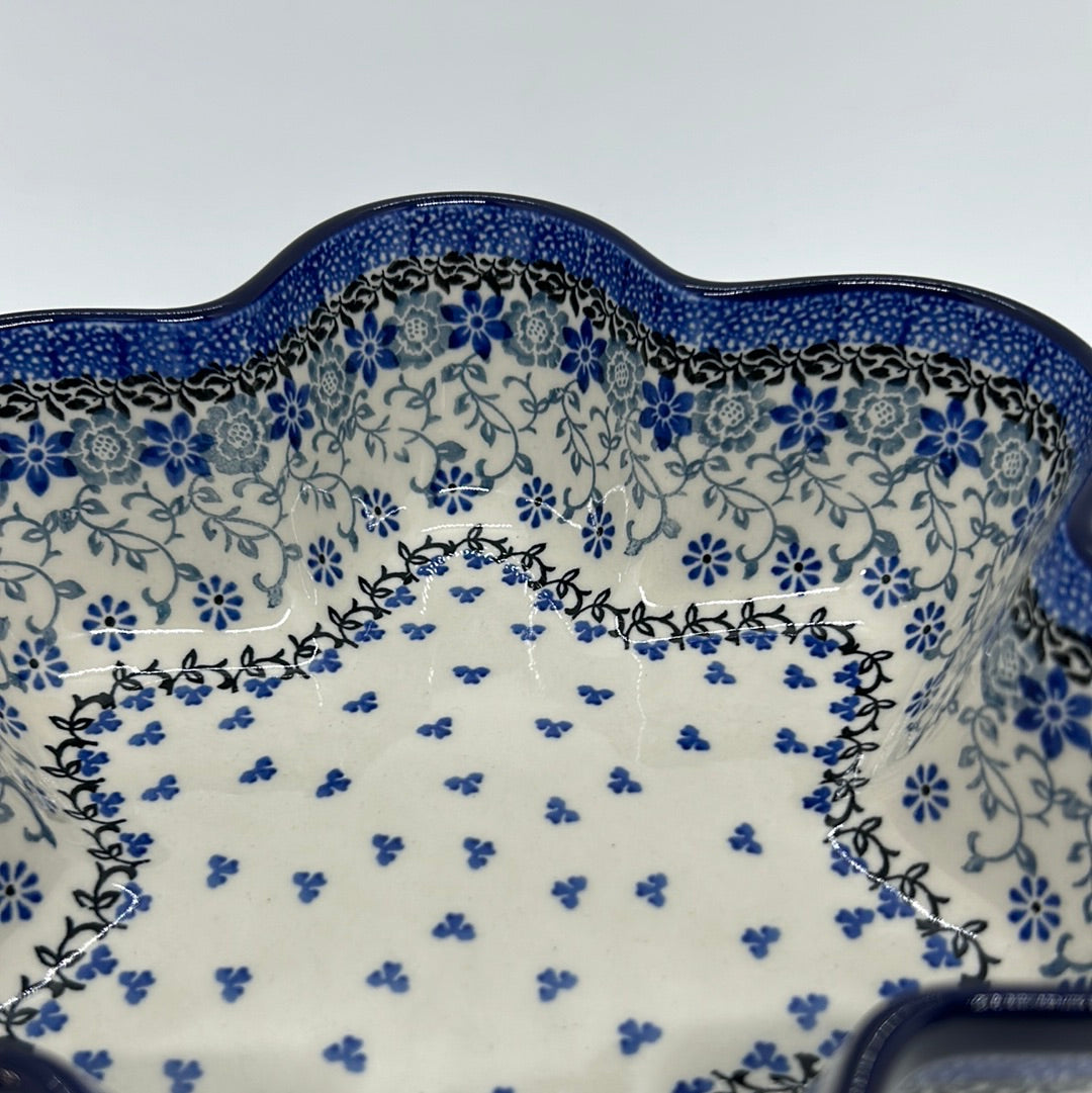 Flower Shaped Baker ~ 9.25" ~ 2158X - T3!