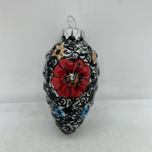 Load image into Gallery viewer, A316 Pinecone Ornament - D66
