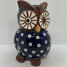 Load image into Gallery viewer, Medium Owl Figurine - D64