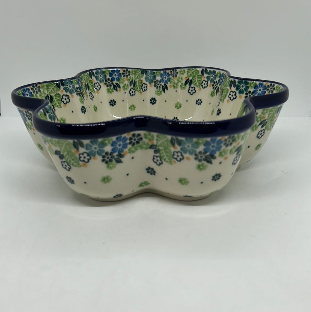 Flower Shaped Baker ~ 9.25" ~ 2064X - T3!