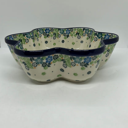 Flower Shaped Baker ~ 9.25" ~ 2064X - T3!