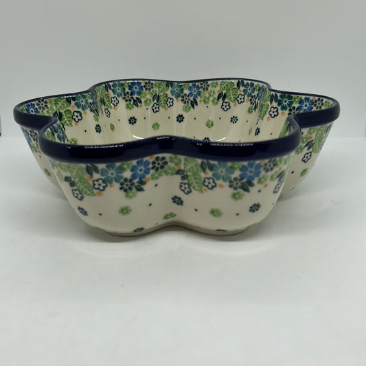 Flower Shaped Baker ~ 9.25" ~ 2064X - T3!
