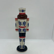 Load image into Gallery viewer, NUTCRACKER Figurine - D16