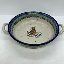 Load image into Gallery viewer, Baker ~ Round w/ Handles ~ 8 inch ~ 2743X ~ T4!