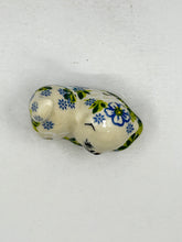 Load image into Gallery viewer, Kitty - White Flower